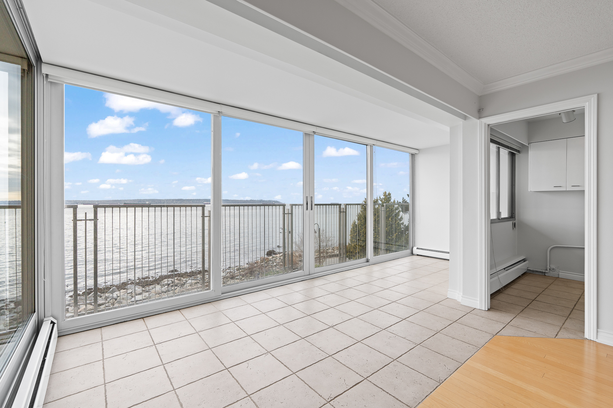 #203 – 150 24th Street